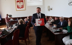 radni w sali sesyjnej podczas obrad