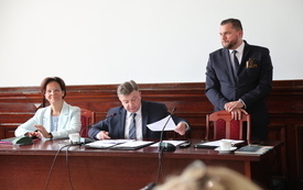 radni w sali sesyjnej podczas obrad