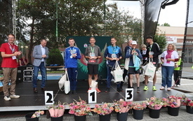 podium i koronacja medalami