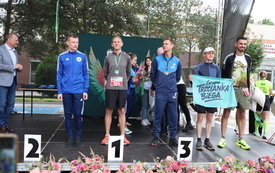 podium i koronacja medalami