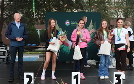 podium zwycięzc&oacute;w 