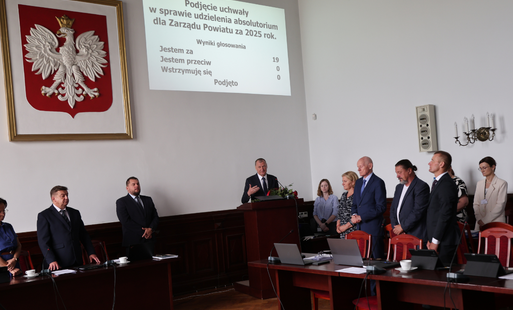 Zdjęcie do Zaufanie i stabilizacja. Jednogłośne absolutorium dla Zarządu Powiatu Czarnkowsko-Trzcianeckiego